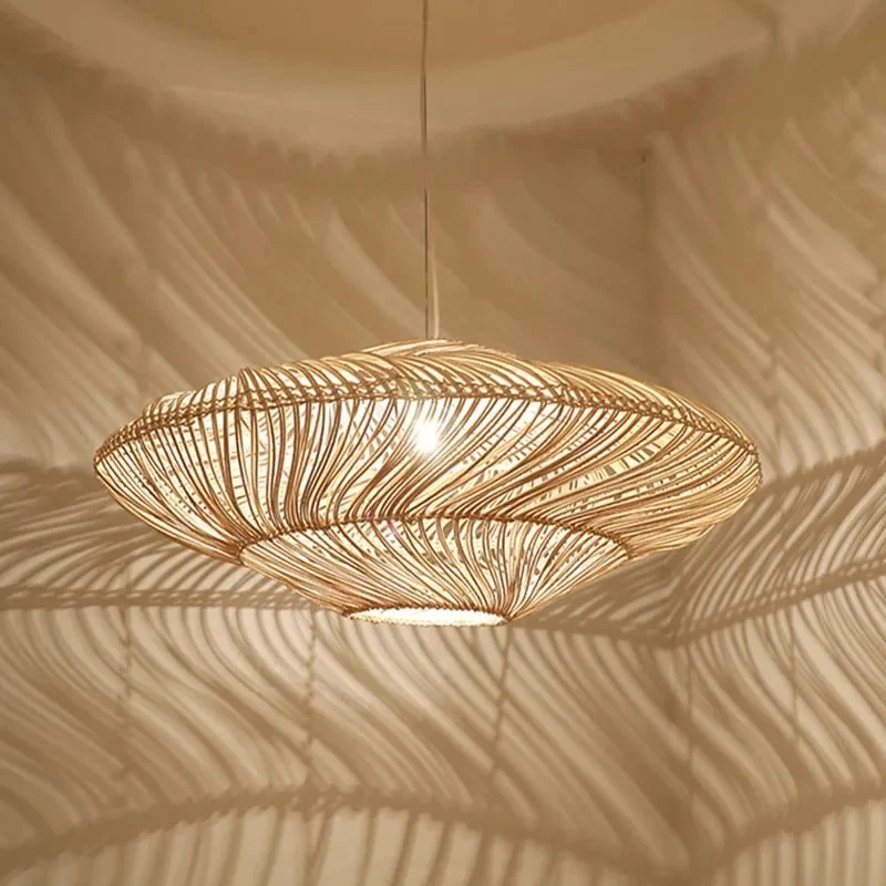 Lévitation Woven Rattan Pendant Light